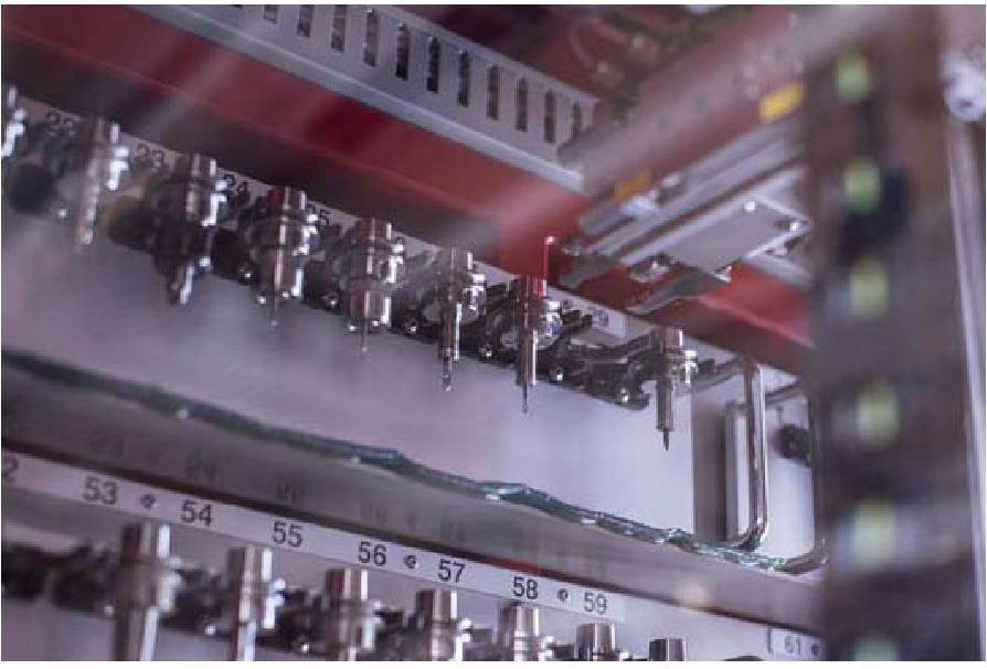 With up to 209 tools in the KERN Micro tool cabinet, all process steps are covered.